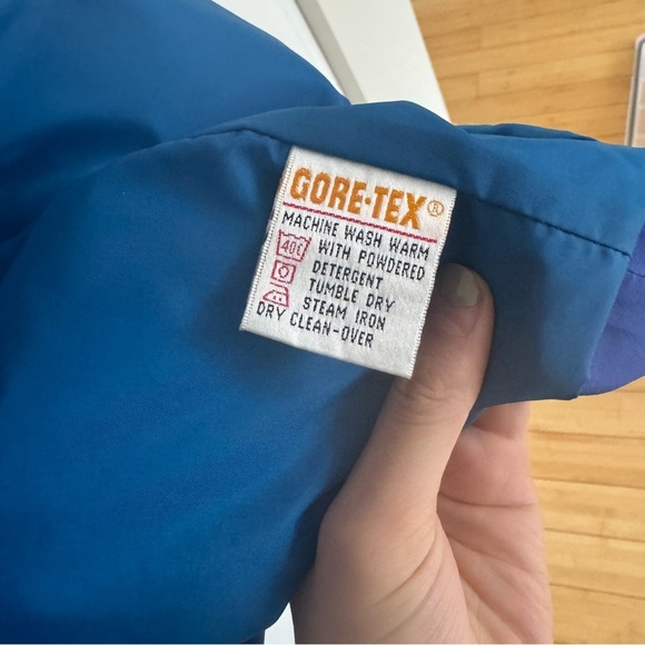 L.L. Bean Women's Vintage 90s Blue Pink Purple Goretex Zip Jacket in Medium - Picture 6 of 9